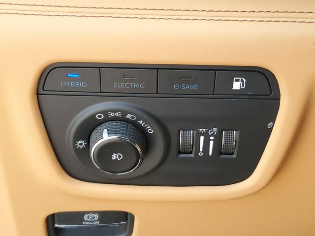 Used 2024 Jeep Grand Cherokee Summit AWD/4WD image 23