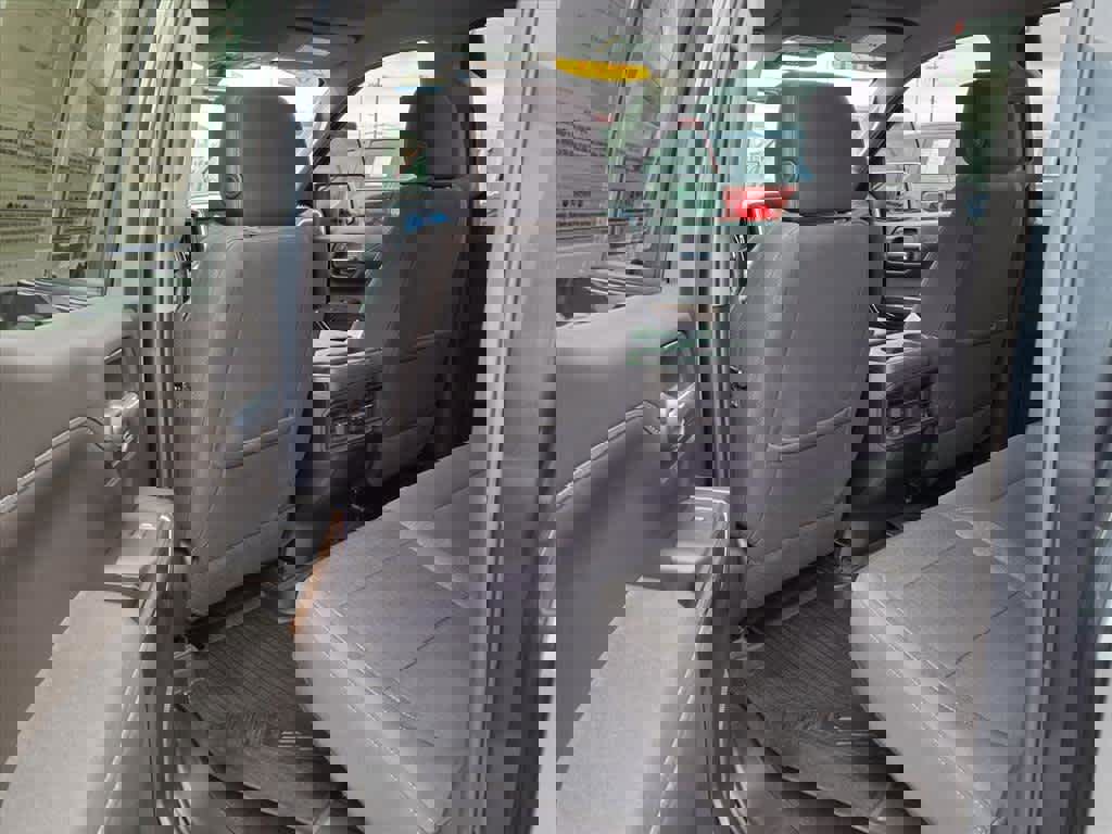 Used 2021 Chevrolet Silverado 1500 LT Trail Boss image 23