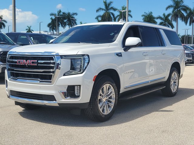 Used 2024 GMC Yukon XL SLT w/ SLT Premium Package AWD/4WD image 3