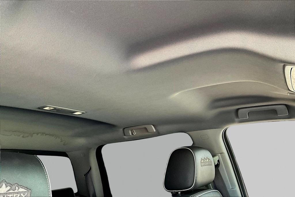 Used 2017 Chevrolet Silverado 1500 High Country RWD image 30