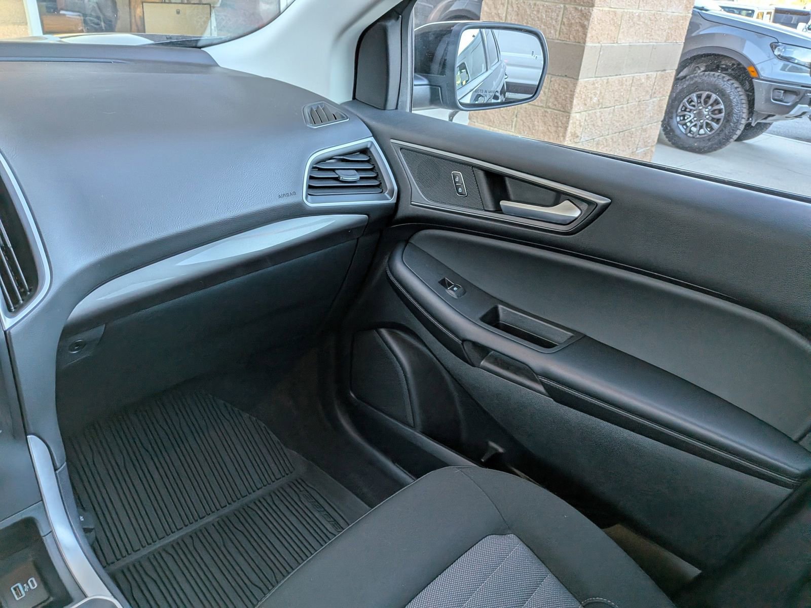 Certified 2024 Ford Edge SE w/ Black Appearance Package image 20