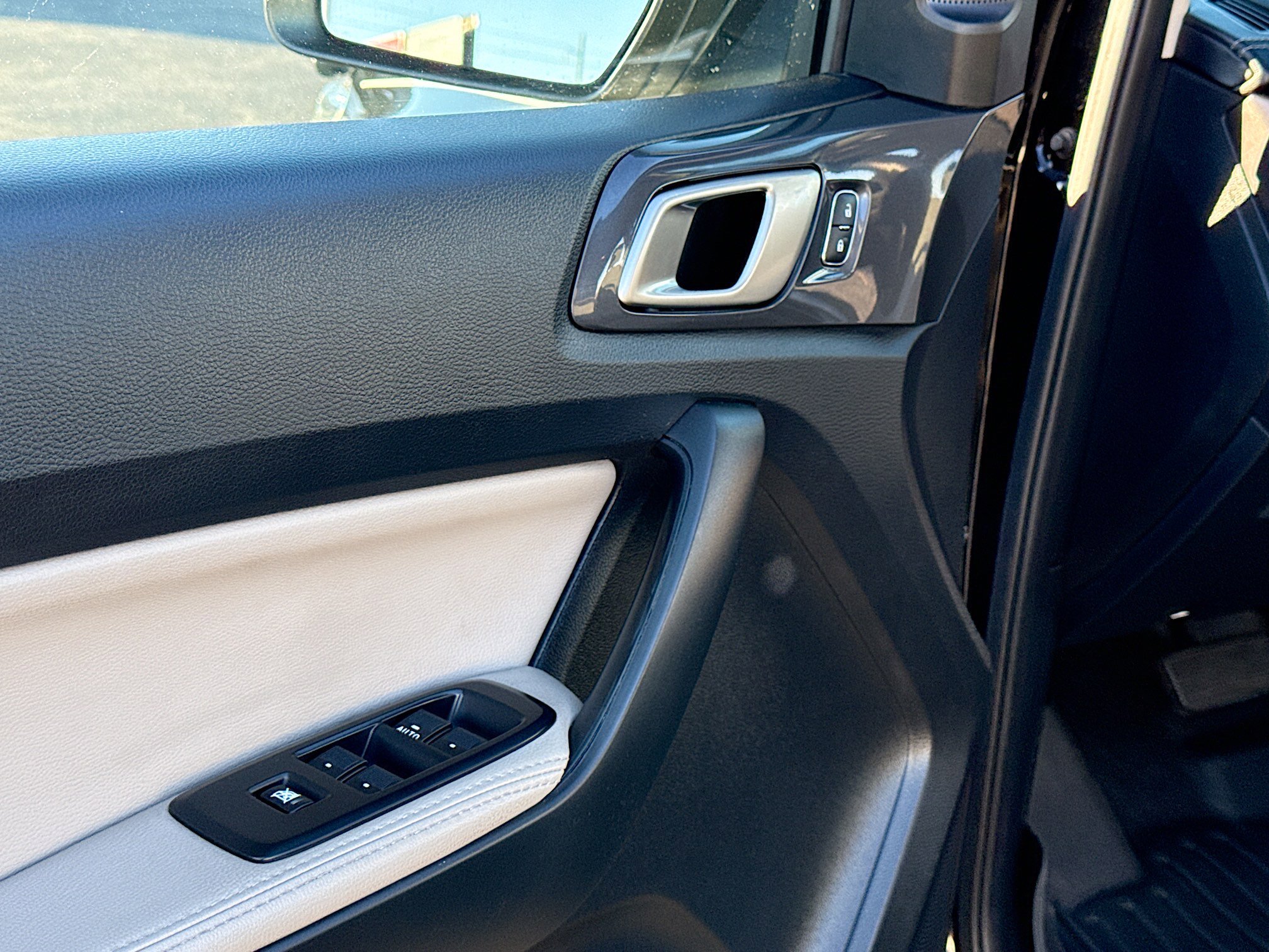 Certified 2019 Ford Ranger Lariat w/ FX4 Off-Road Package image 8