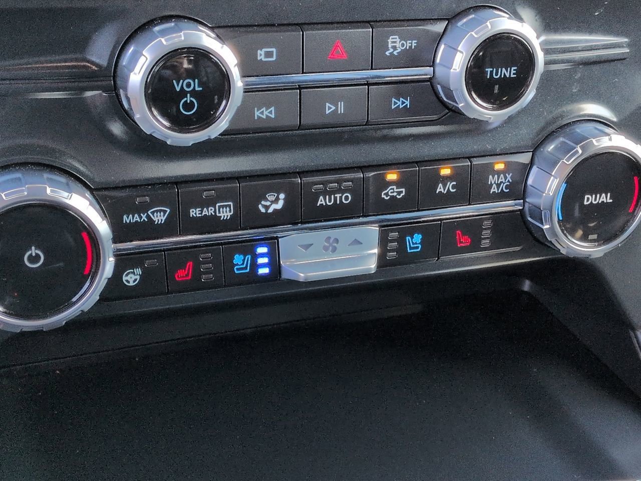 Certified 2025 Ford F150 Lariat w/ Equipment Group 502A High image 22