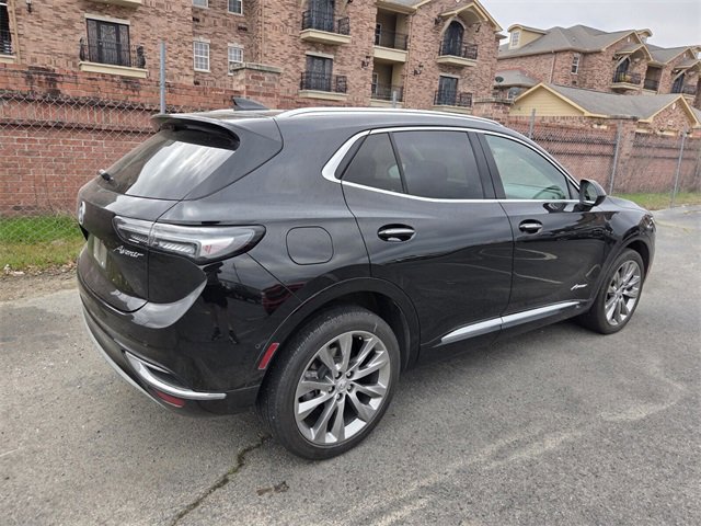 Used 2022 Buick Envision Avenir w/ Technology Package II image 4