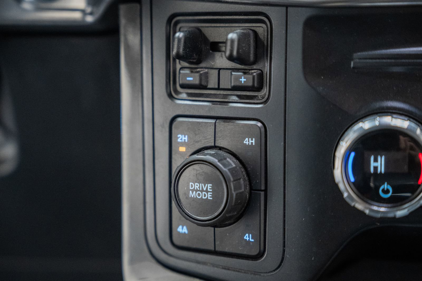 Certified 2021 Ford F150 Lariat w/ Equipment Group 502A High image 31