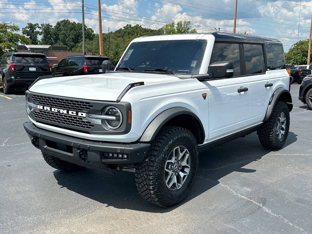 Certified 2025 Ford Bronco Badlands AWD/4WD image 3