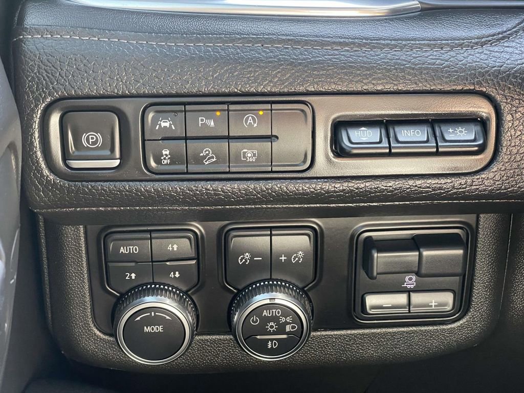 Used 2023 GMC Yukon Denali w/ Max Trailering Package image 12