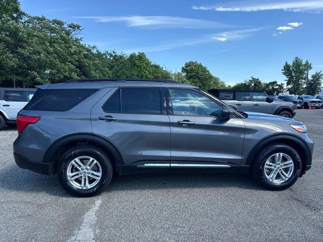 Certified 2023 Ford Explorer XLT w/ Equipment Group 202A AWD/4WD image 3