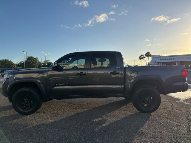 Used 2022 Toyota Tacoma SR5 w/ Technology Package RWD image 5