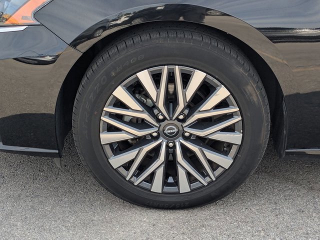 Used 2024 Nissan Altima 2.5 SV FWD image 10
