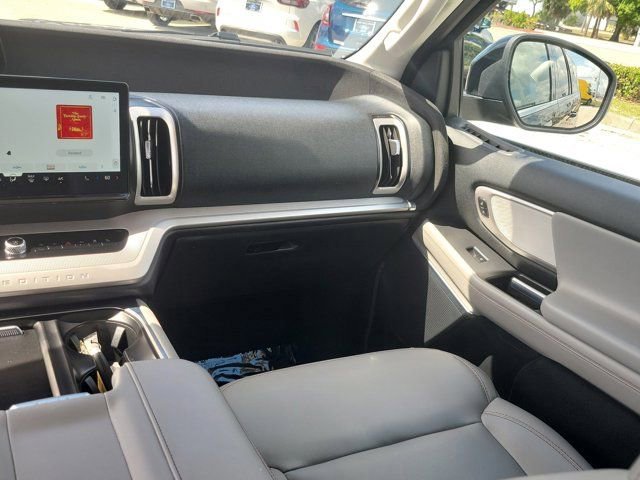 Certified 2025 Ford Expedition Max Active AWD/4WD image 24