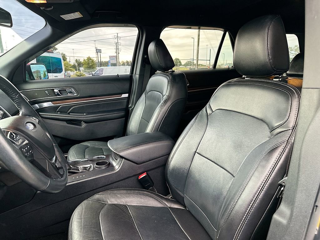 Certified 2019 Ford Explorer Limited w/ Class III Trailer Tow Package FWD image 8