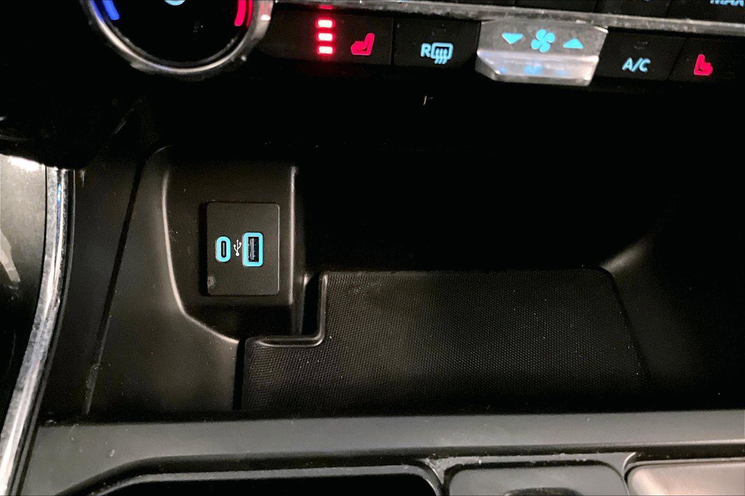 Certified 2022 Ford F150 XLT w/ Equipment Group 302A High image 31