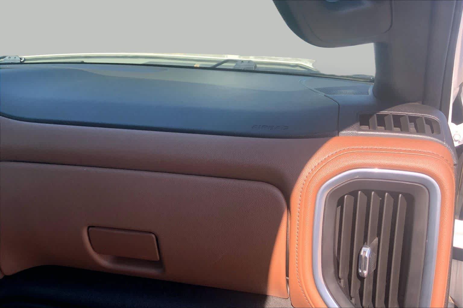 Used 2022 Chevrolet Silverado 1500 High Country w/ LPO, Dark Essentials Package AWD/4WD image 19