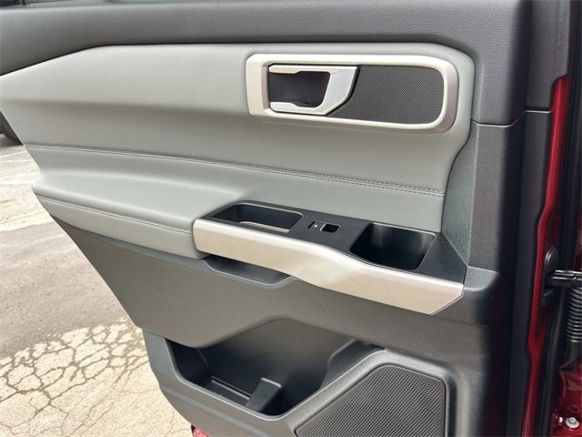 Certified 2022 Ford Explorer XLT w/ Equipment Group 202A image 20