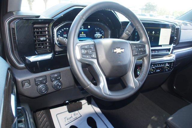Used 2023 Chevrolet Silverado 1500 LT AWD/4WD image 15