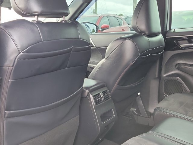 Used 2023 Mitsubishi Outlander SE image 15