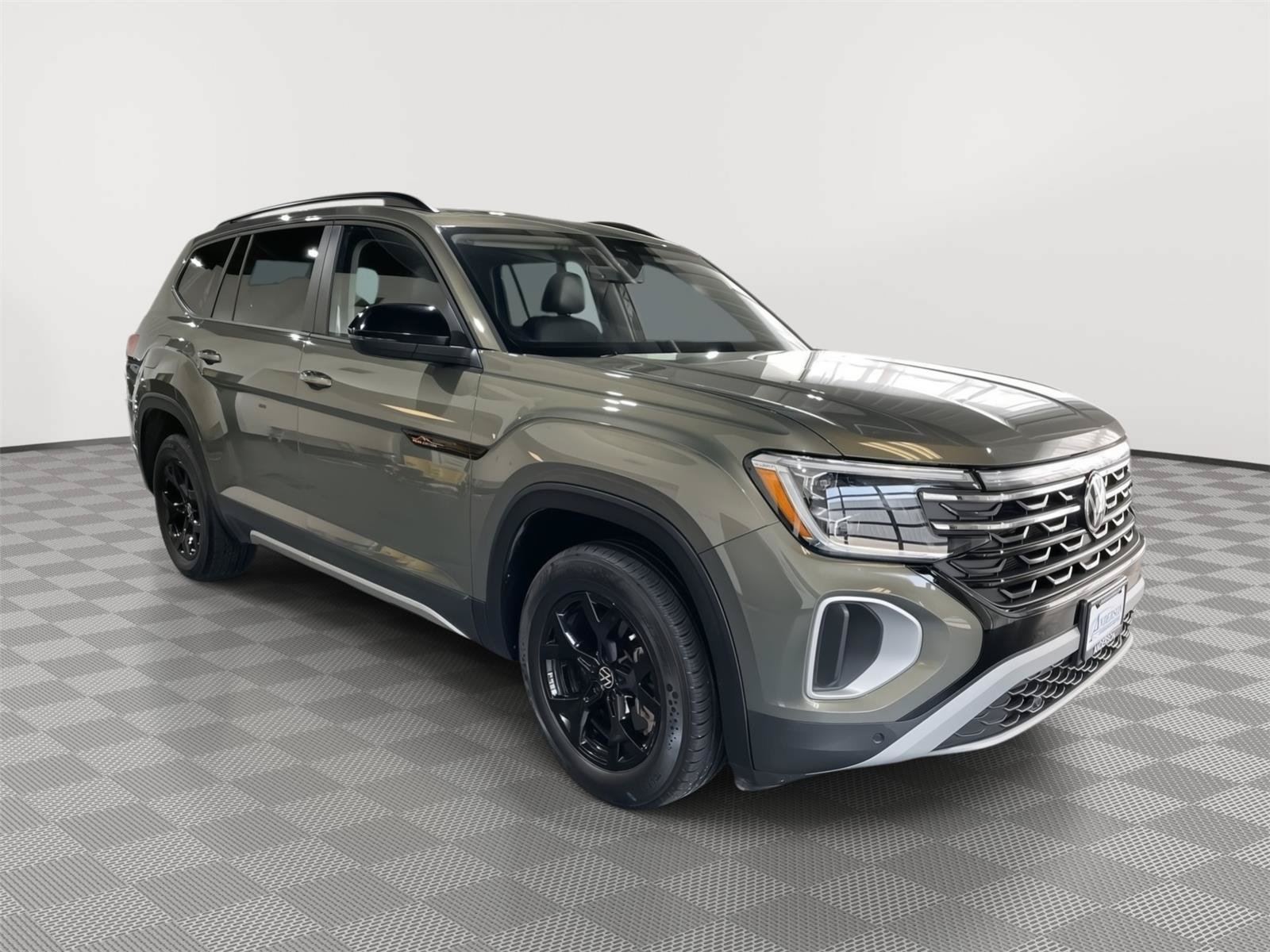 Used 2024 Volkswagen Atlas Peak Edition SEL AWD/4WD image 5