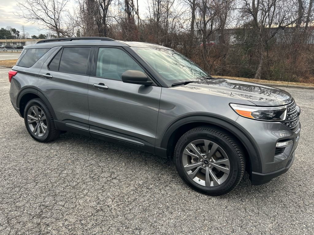 Certified 2021 Ford Explorer XLT w/ Equipment Group 202A image 9