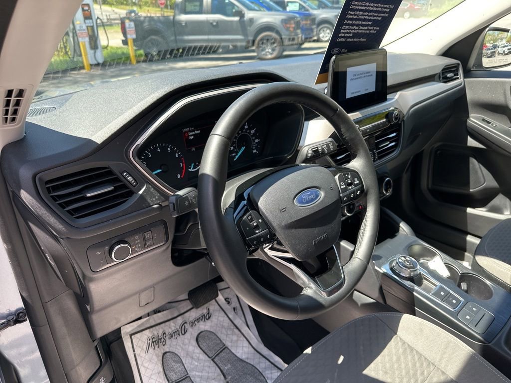 Certified 2022 Ford Escape SE w/ Cold Weather Package AWD/4WD image 12