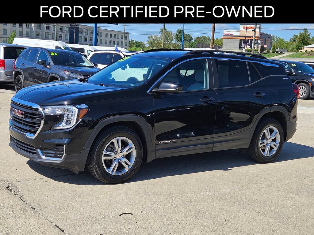 Used 2023 GMC Terrain SLE w/ Driver Convenience Package FWD image 2