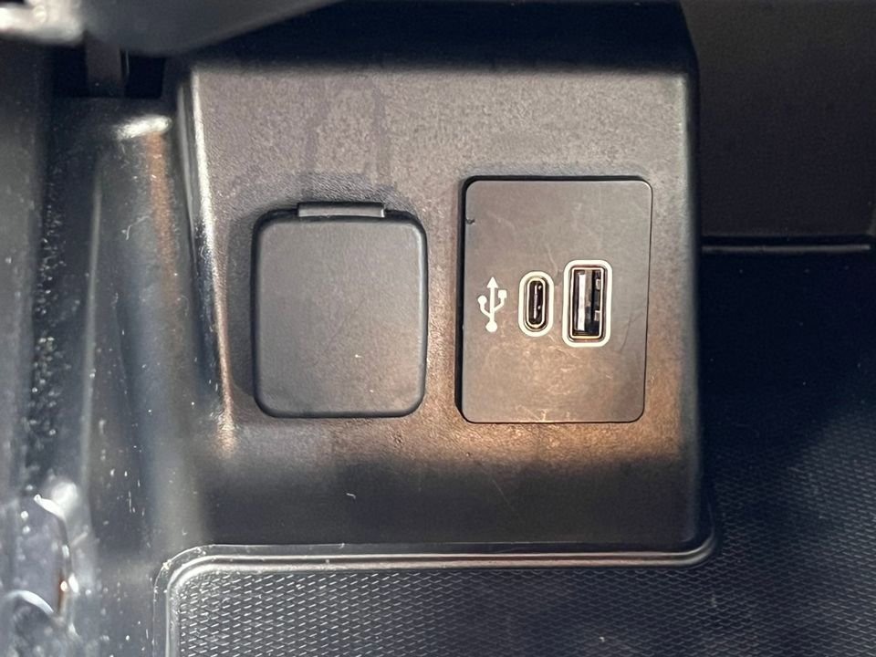 Certified 2025 Ford Explorer ST-Line image 32