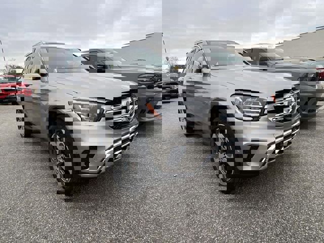 Used 2021 Mercedes-Benz GLC 300 image 1