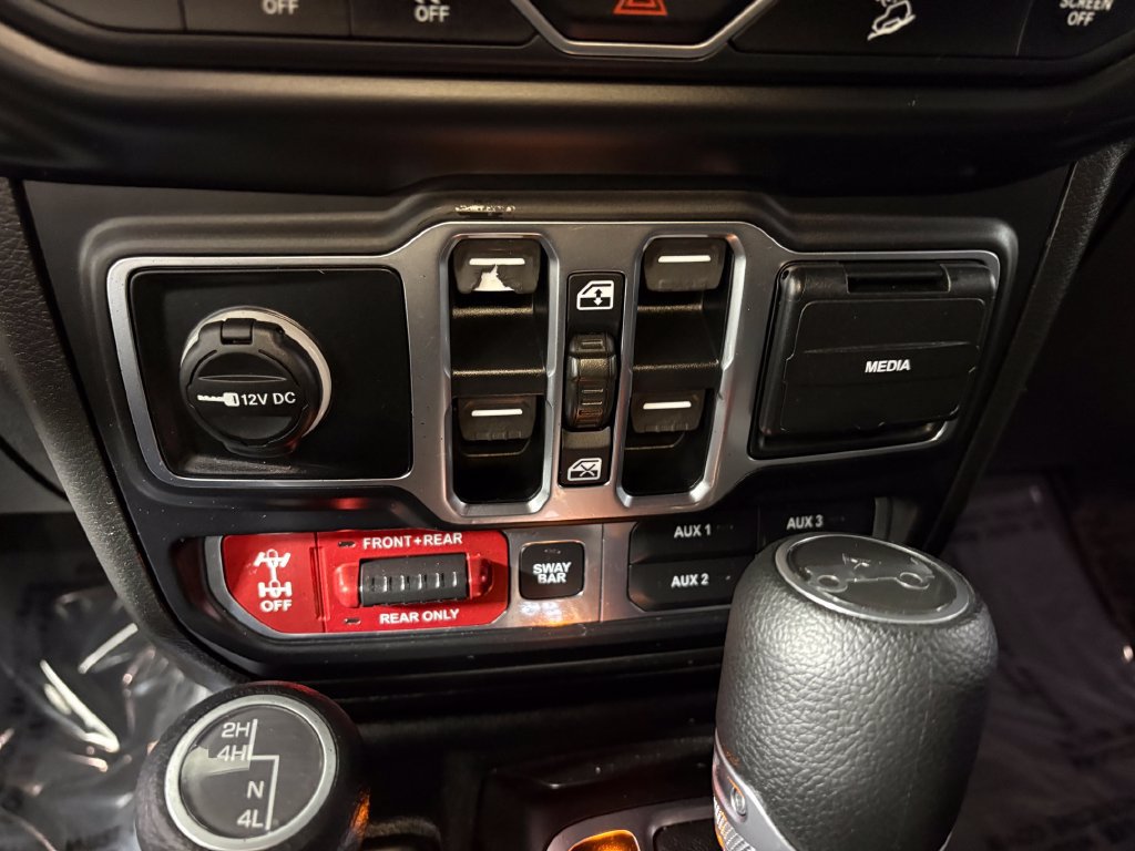 Used 2020 Jeep Wrangler Unlimited Rubicon w/ Cold Weather Group AWD/4WD image 18