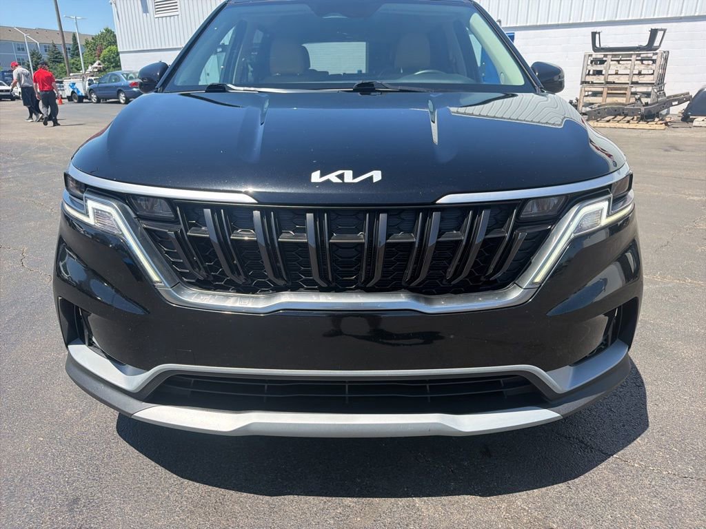 Used 2024 Kia Carnival LX FWD image 11