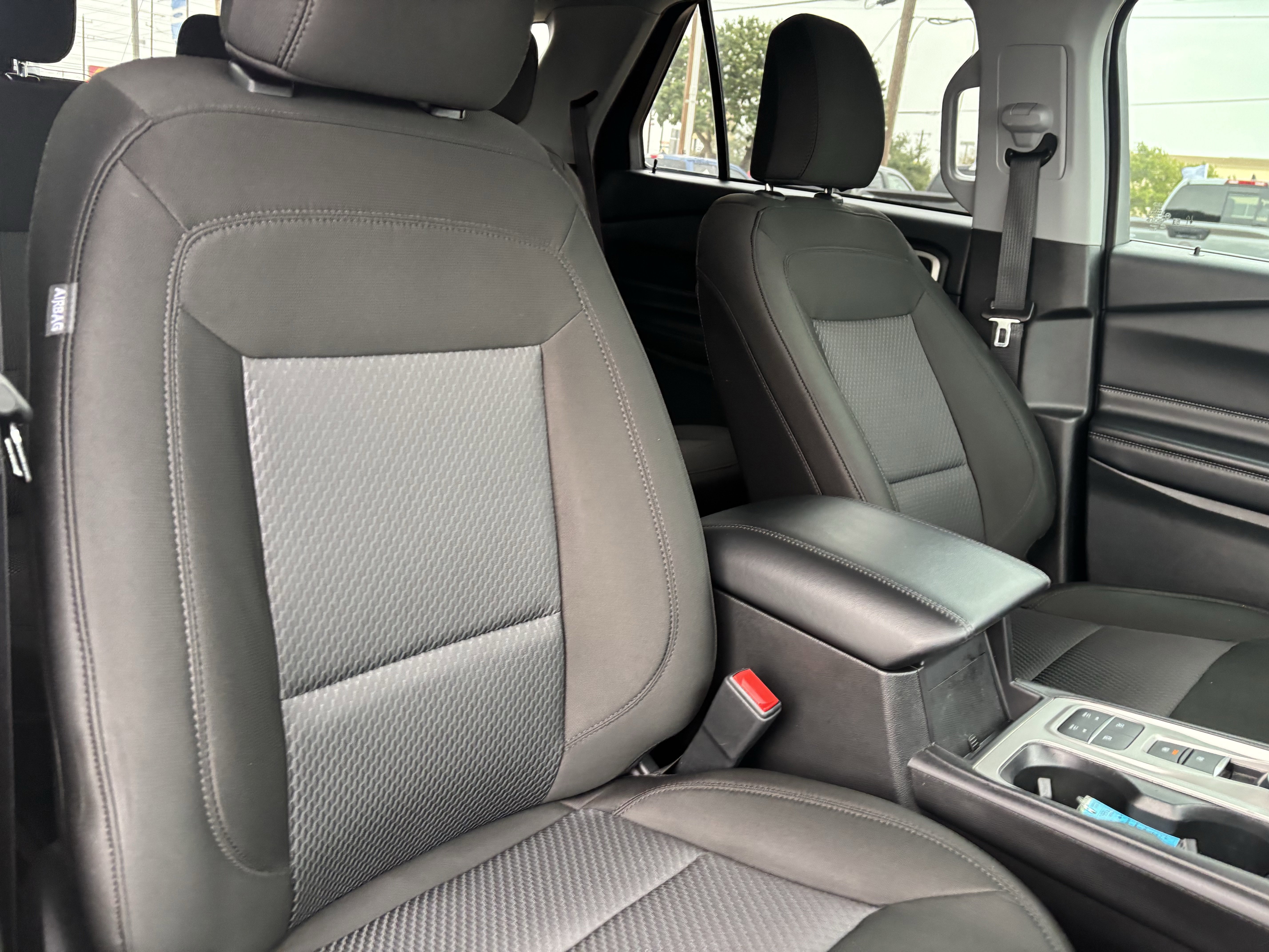 Certified 2023 Ford Explorer XLT image 28