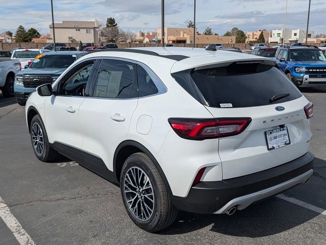 Certified 2025 Ford Escape SE image 3