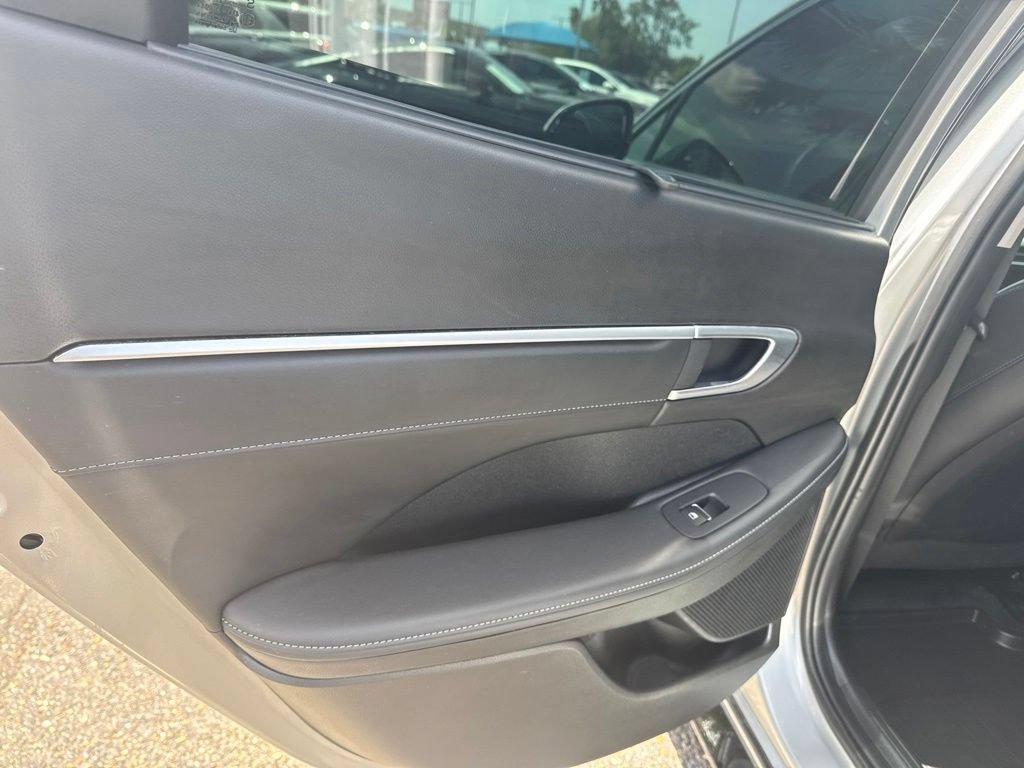 Used 2025 Hyundai Sonata Limited FWD image 20