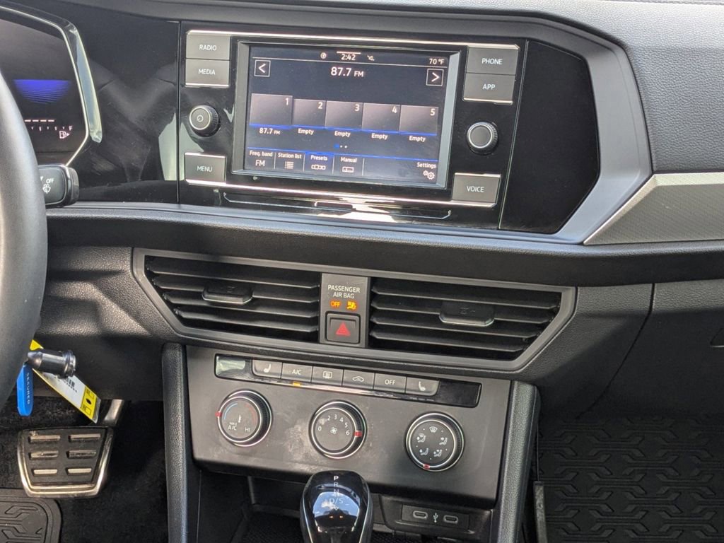 Used 2024 Volkswagen Jetta Sport image 19