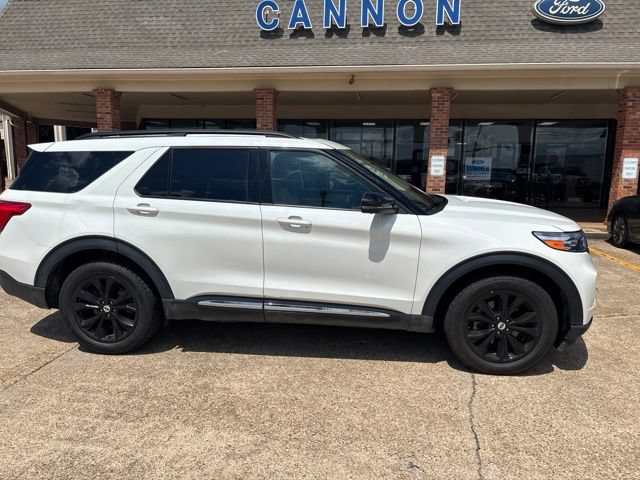 Certified 2023 Ford Explorer XLT w/ Equipment Group 202A AWD/4WD image 7