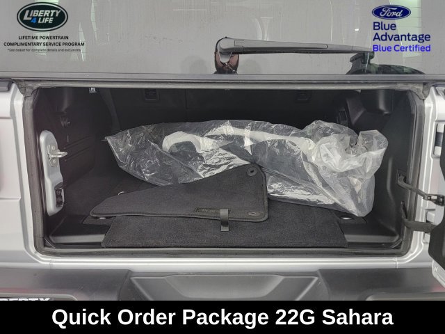 Used 2024 Jeep Wrangler Unlimited Sahara w/ Technology Group AWD/4WD image 16