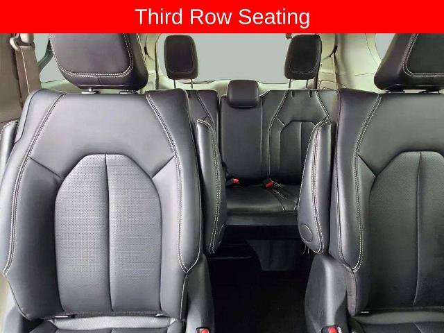 Used 2024 Chrysler Pacifica Limited FWD image 26