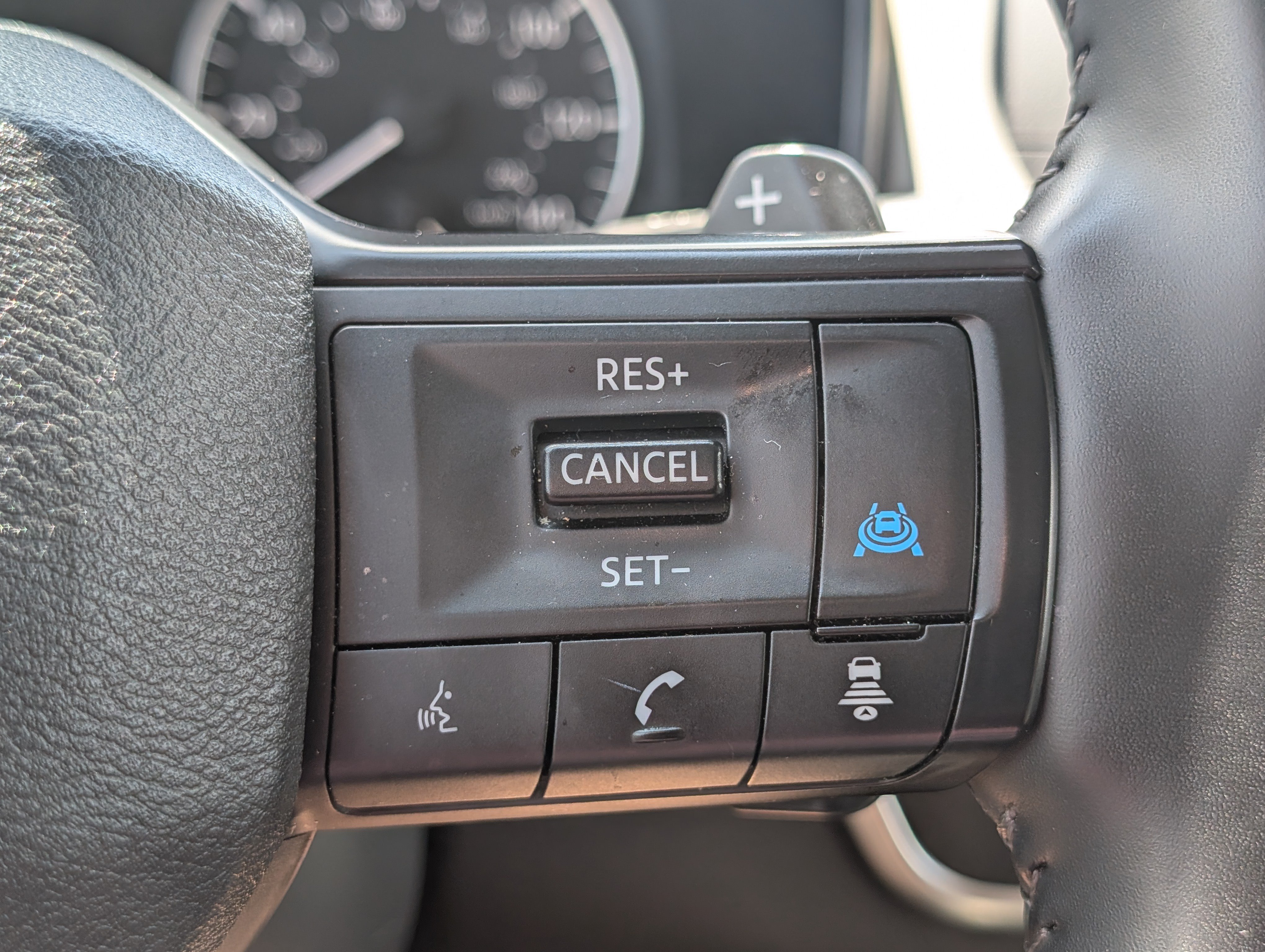 Used 2025 Nissan Rogue SV FWD image 22