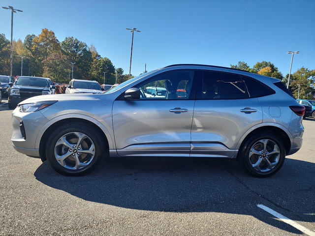 Certified 2023 Ford Escape ST-Line w/ Tech Pack #1 image 9
