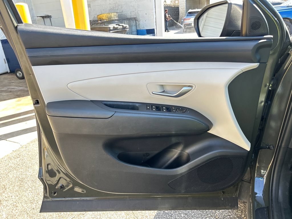 Used 2025 Hyundai Tucson SEL FWD image 9
