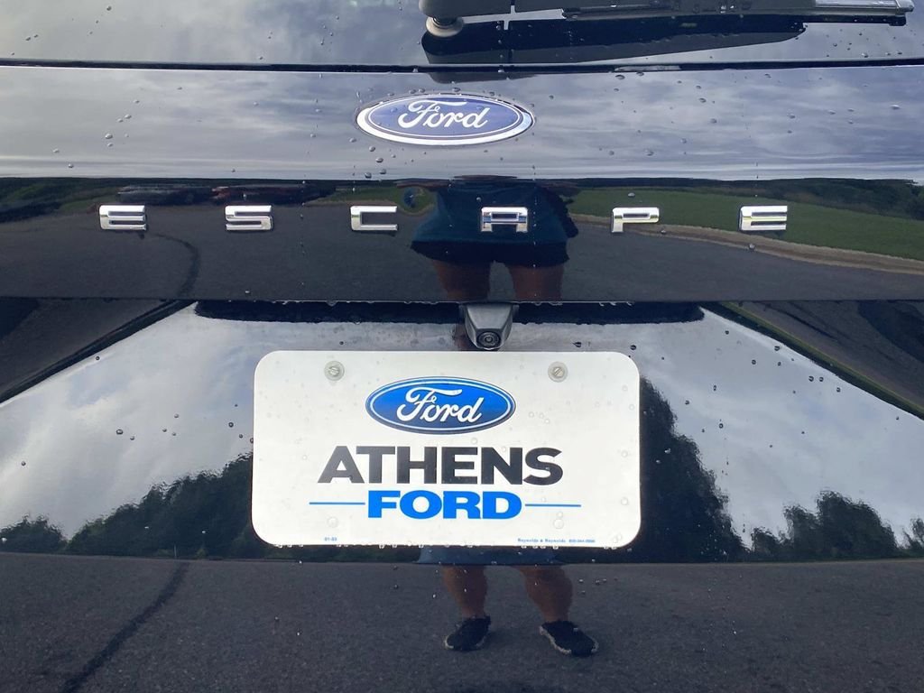 Certified 2025 Ford Escape ST-Line AWD/4WD image 5