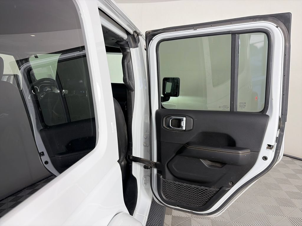 Used 2024 Jeep Wrangler Unlimited Sahara AWD/4WD image 29