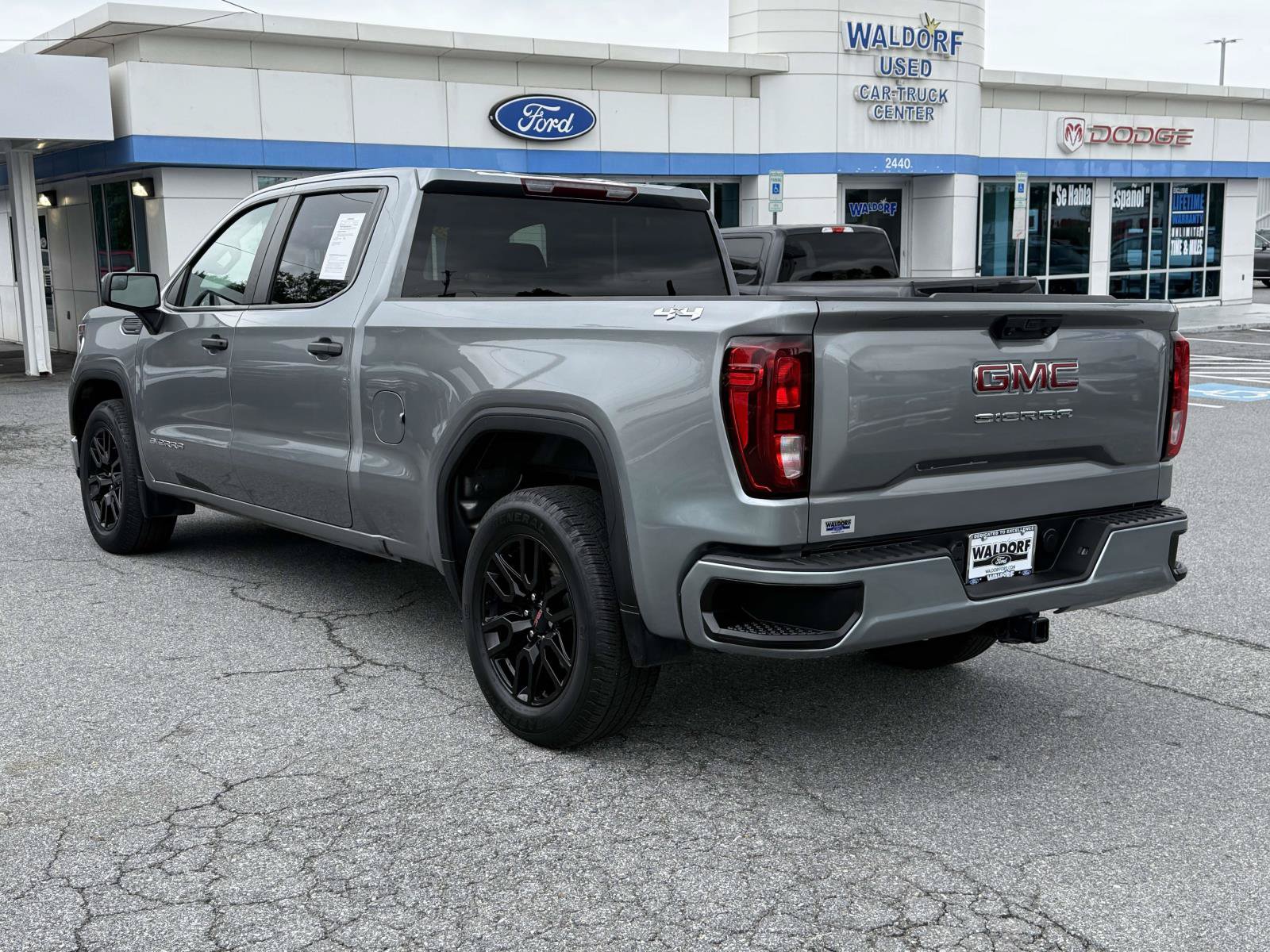 Used 2023 GMC Sierra 1500 Pro w/ Graphite Edition AWD/4WD image 4