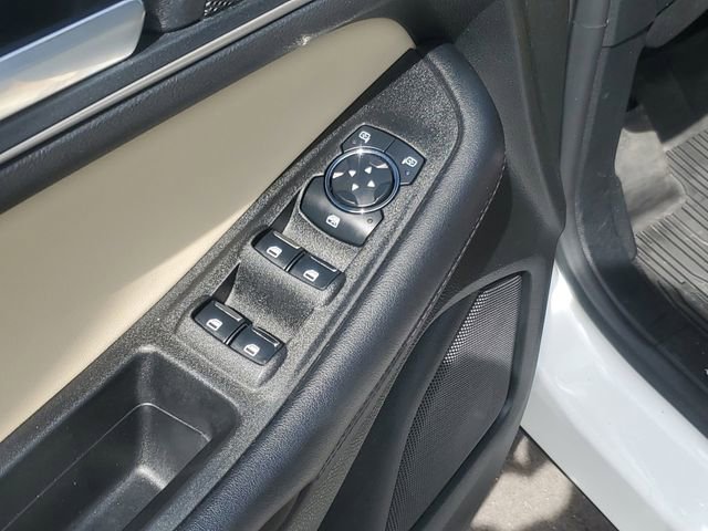 Certified 2023 Ford Edge SEL w/ Convenience Package AWD/4WD image 9