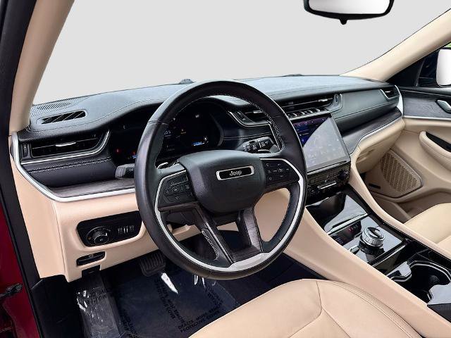Used 2022 Jeep Grand Cherokee L Limited AWD/4WD image 9