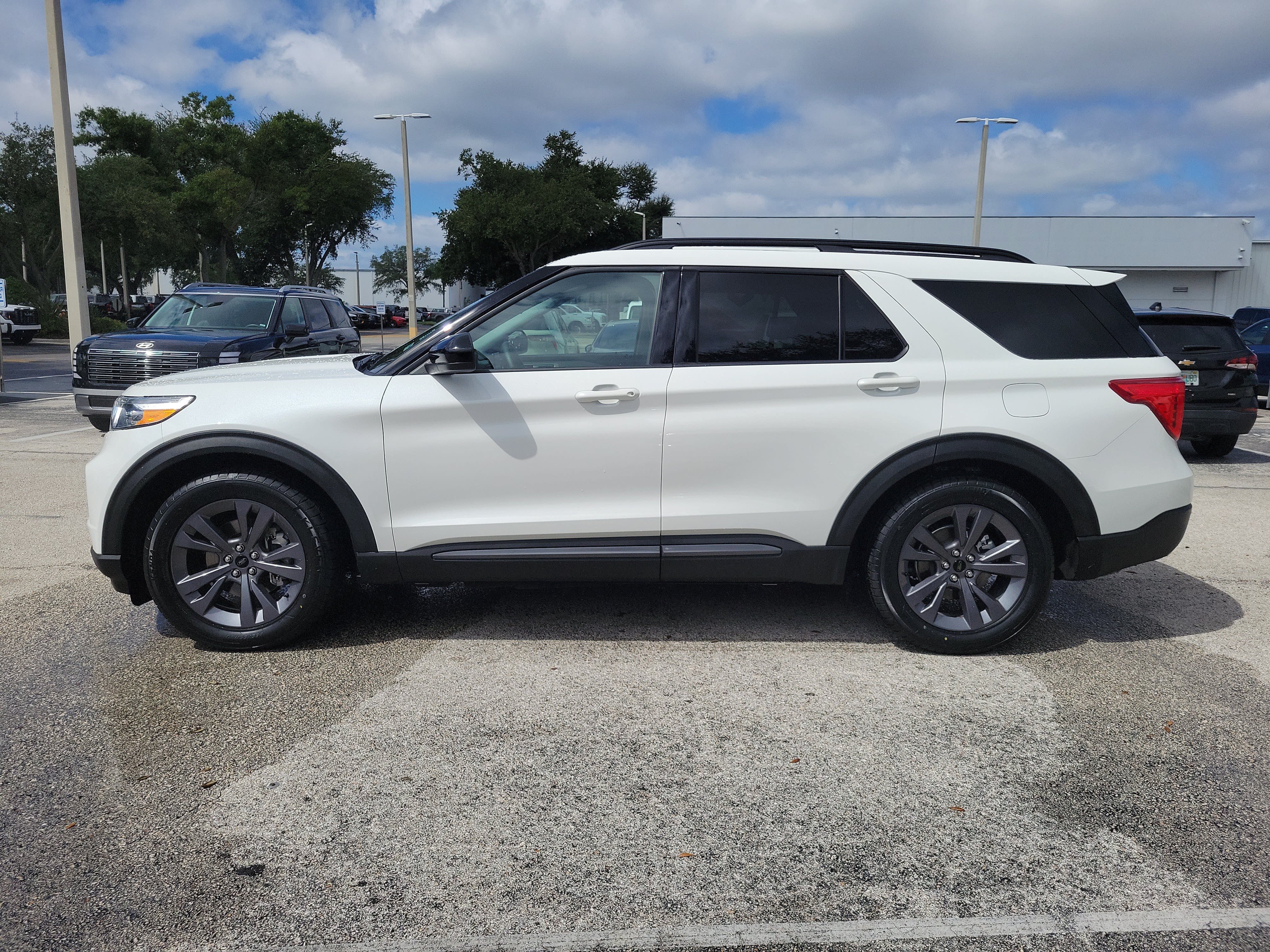 Certified 2023 Ford Explorer XLT w/ Equipment Group 202A RWD image 6