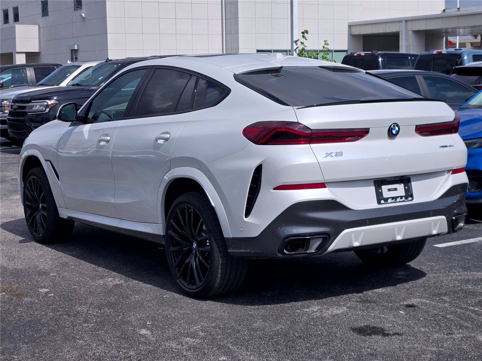 Used 2026 BMW X6 xDrive40i w/ Premium Package AWD/4WD image 6