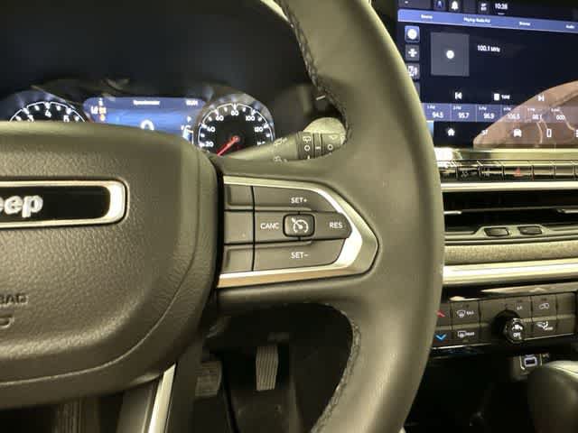 Used 2024 Jeep Compass Latitude AWD/4WD image 9