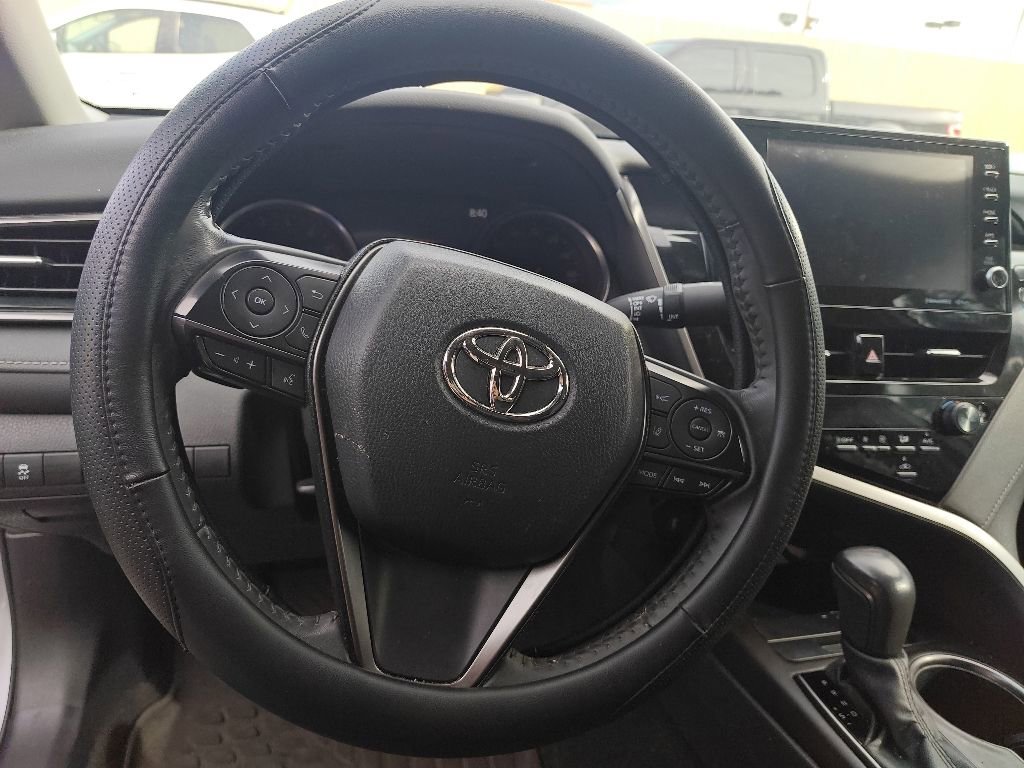 Used 2022 Toyota Camry XSE FWD image 10