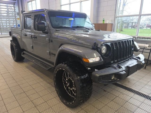 Used 2021 Jeep Gladiator Sport AWD/4WD image 1
