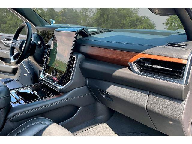 Used 2025 GMC Yukon Denali AWD/4WD image 25